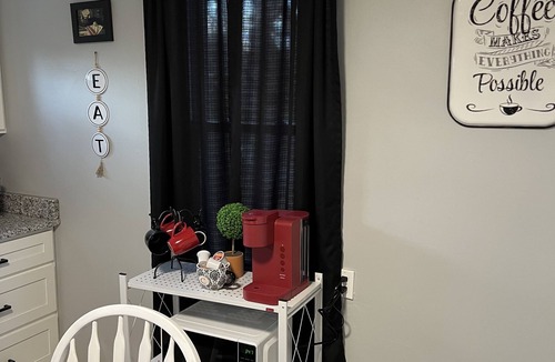Burkesville House | Homey cottage near the Banks of the Cumberland & Dale Hollow Lake!