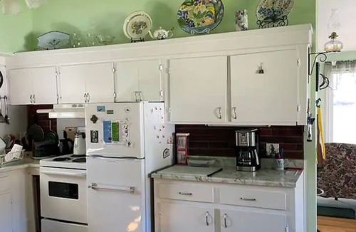 Boularderie Cottage | Homey cottage on Great Bras d'Or Lake.