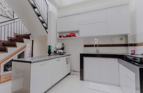Prawirotaman House | Homey Cozy Friendly Family-sized house
