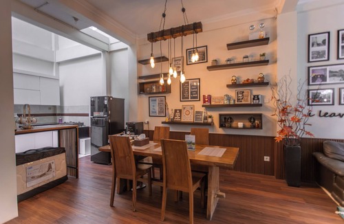 Prawirotaman House | Homey Cozy Friendly Family-sized house