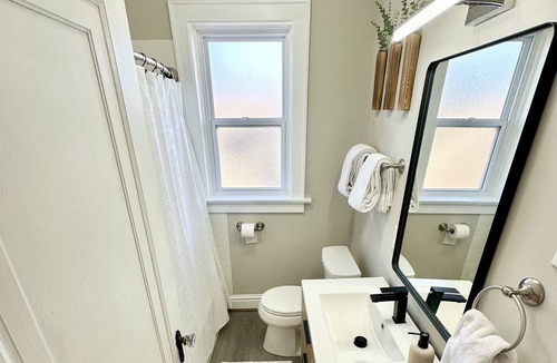 Richmond Heights Condo | Homey Duplex centrally located in St. Louis. Pet- Friendly