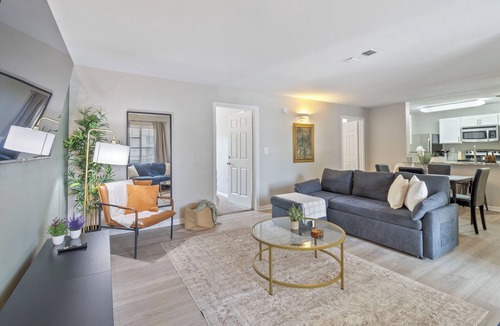 Pleasant Valley Apartment | Homey Modern 3BR Retreat w/Resort Pool