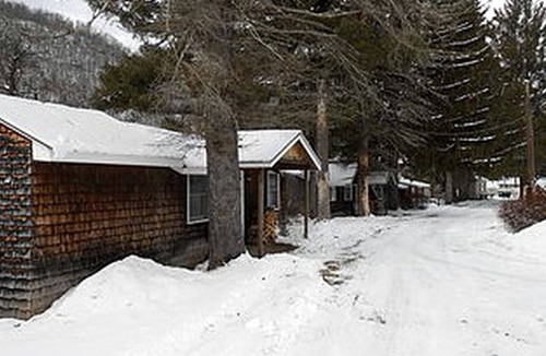 Big Indian Cabin | Homey Pet-Friendly Cabin Rental for Groups in the Catskills