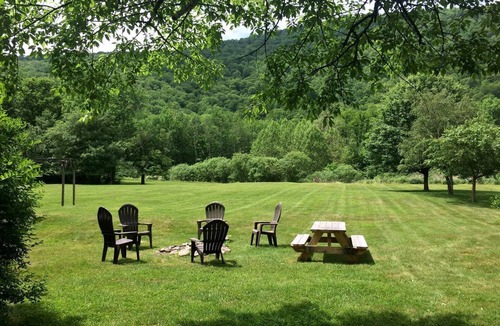 Big Indian Cabin | Homey Pet-Friendly Cabin Rental for Groups in the Catskills