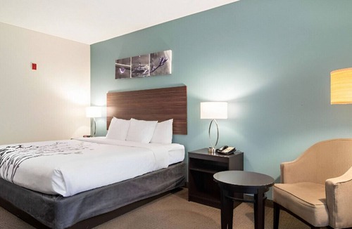 Kennesaw House | Homey Touches in a Clean Space!