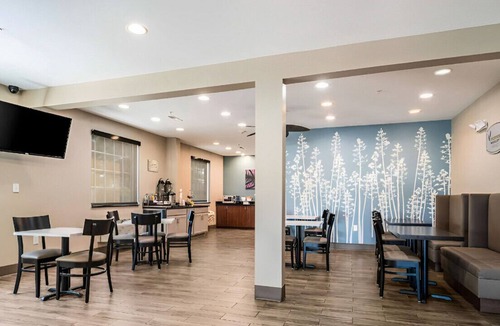 Kennesaw House | Homey Touches in a Clean Space!