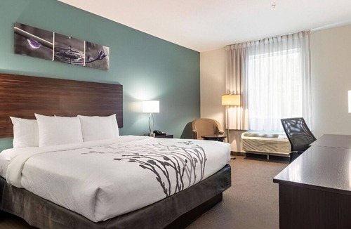 Kennesaw House | Homey Touches in a Clean Space!