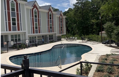 Huntsville Apartment | Homey townhome perfect for traveling individuals looking for short-term leases