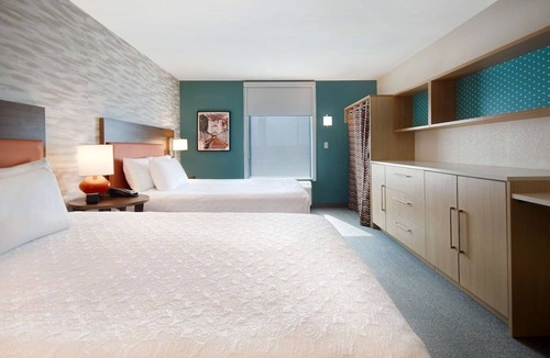 University Hotel | Homey Vibes: Suite w/Kitchen Near Texas Ranger Museum