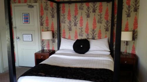 Croxdale Hotel | Honest Lawyer Hotel
