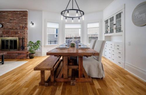 McMinnville House | Honey Bea