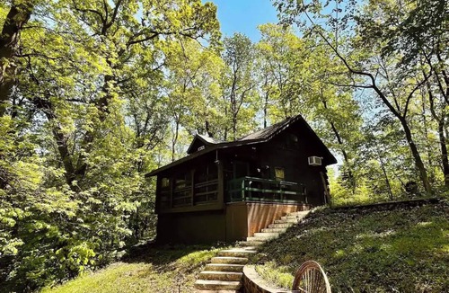 De Soto House | Honey Bear Acres/HOT TUB/Sleeps 4