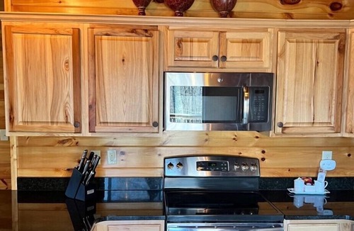 Gatlinburg Ski Chalet | Honey Bee Hideaway, nestled in the woods!