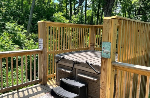 Gatlinburg Ski Chalet | Honey Bee Hideaway, nestled in the woods!