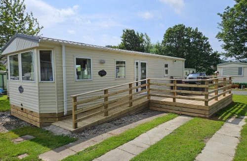 Selkirk House | Honey Cottage Caravan Park