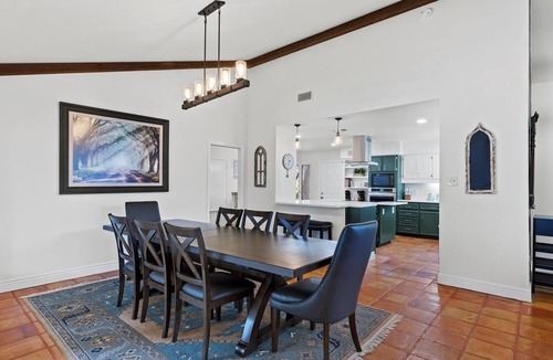Seguin House | Honey Dreams on Lake McQueeney. Within minutes to tons of local attractions!