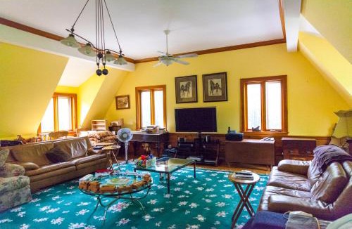 Bedford Bed & Breakfast | Honey Maple Grove BnB