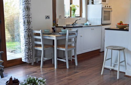 Sharpthorne Cottage | Honey Meadow Cottage