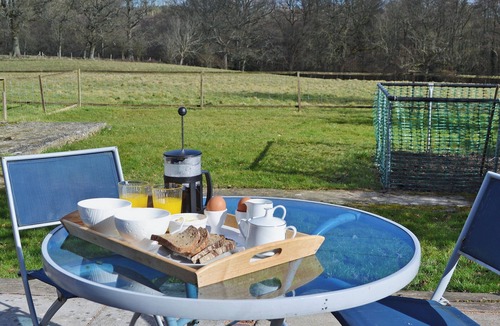 Sharpthorne Cottage | Honey Meadow Cottage