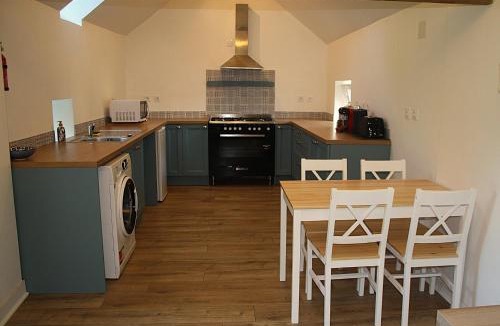 Ceauce Apartment | Honey Suckle Hideaway