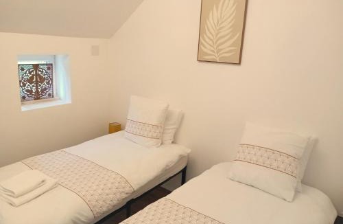 Ceauce Apartment | Honey Suckle Hideaway