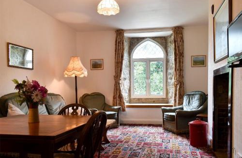 Newton Abbot House | Honeybags-Uk12422