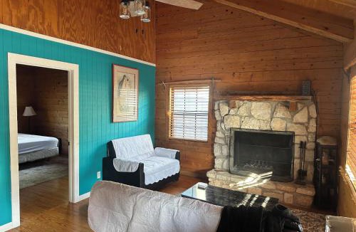 Concan House | HoneyComb Hideouts Bearly BeeHavin cabin
