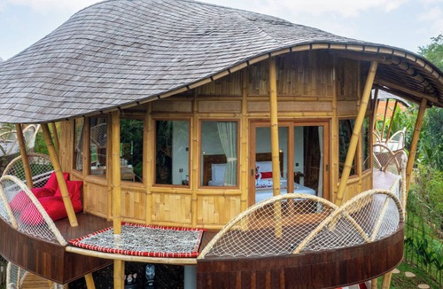 Kemenuh Villa | Honeymoon Villa with Redroom