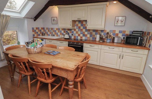 Old Bewick Cottage | HONEYMUG, pet friendly, with open fire in Powburn