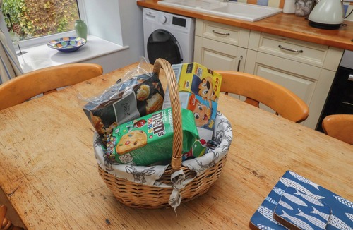 Old Bewick Cottage | HONEYMUG, pet friendly, with open fire in Powburn