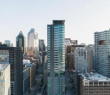 Quartier des Spectacles Hotel | HONEYROSE Hotel, Montreal, a Tribute Portfolio Hotel