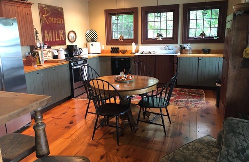 Town of Ledyard House | Honey’s Camp