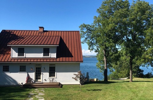 Town of Ledyard House | Honey’s Camp