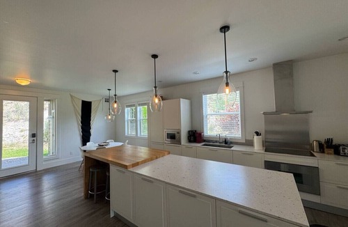 Oroville House | Honeysuckle Beach Oasis at Veranda Beach