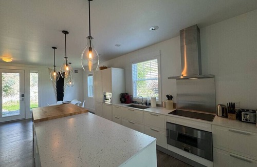 Oroville House | Honeysuckle Beach Oasis at Veranda Beach