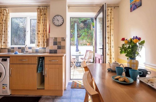 Beer House | Honeysuckle Cottage - Beer