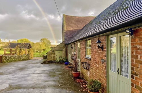 Middle Mayfield Cottage | Honeysuckle Cottage - UK4177