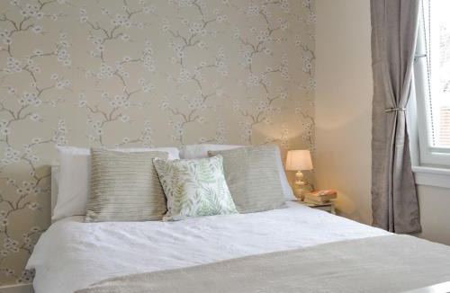 Perth House | Honeysuckle Cottage