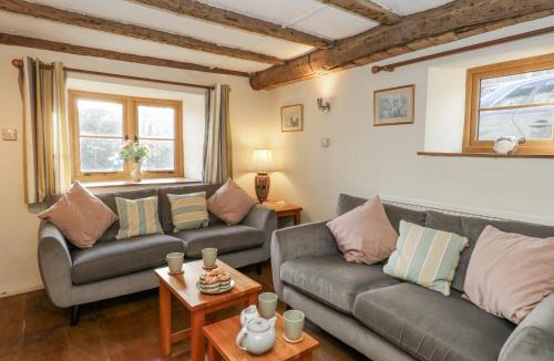 Smallridge House | Honeysuckle Cottage