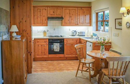 Chichester House | Honeysuckle Cottage