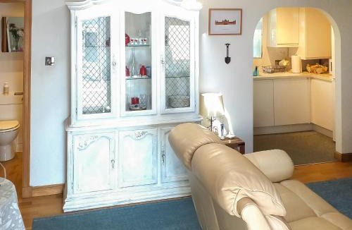 Irvine House | Honeysuckle Cottage