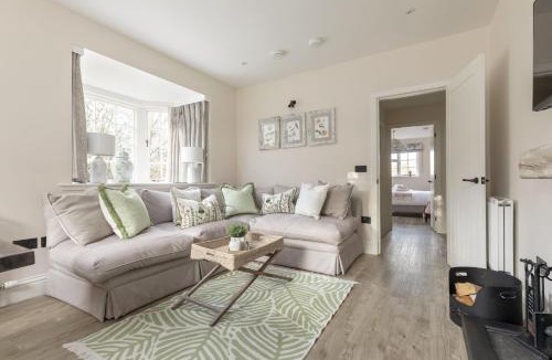 Peebles House | Honeysuckle Cottage, Kailzie