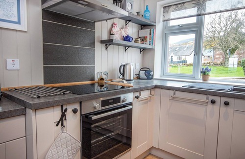 Golspie Cottage | Honeysuckle Cottage - UK7678