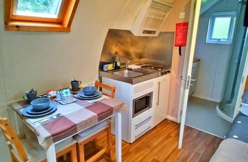 Woolhope Ski Chalet | Honeysuckle Glamping Pod