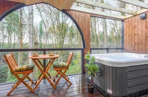 Overton-on-dee Ski Chalet | Honeysuckle Treehouse