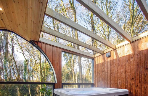 Overton-on-dee Ski Chalet | Honeysuckle Treehouse