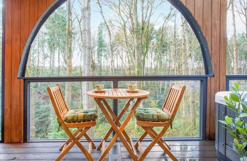 Overton-on-dee Ski Chalet | Honeysuckle Treehouse