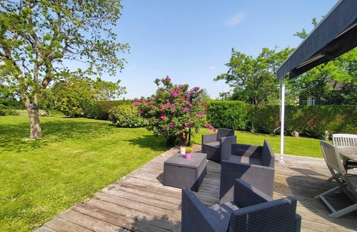 Berville-sur-Mer House | Honfleur 10kms, house 53m2 with fireplace and garden 900m2