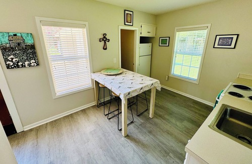 Cleveland House | Honnoll's High Cotton Guesthouse