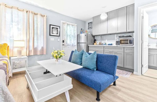 McCully - Moiliili House | Honolulu Studio City Vibez